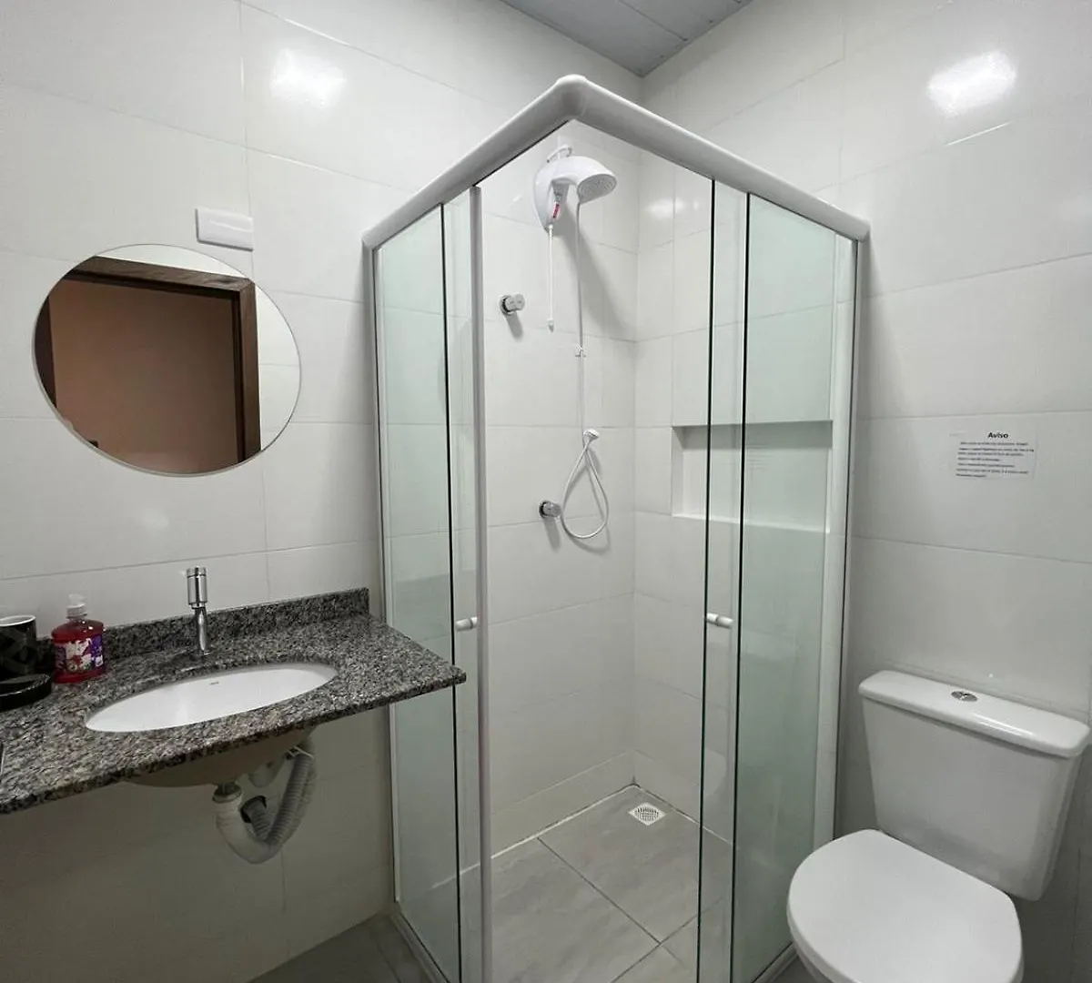 Suite Com Bwc Privativo Com Ar Ao Lado Da Vila Germanica Oktoberfest ブルメナウ ゲストハウス